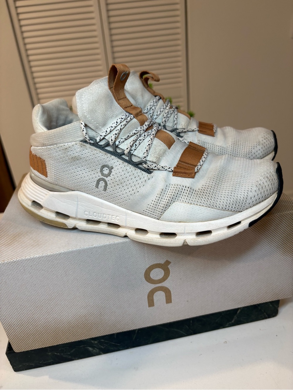 On Cloud CloudNova White/Cream/Tan Women’s running shoes, size 7.5 - Picture 2 of 10